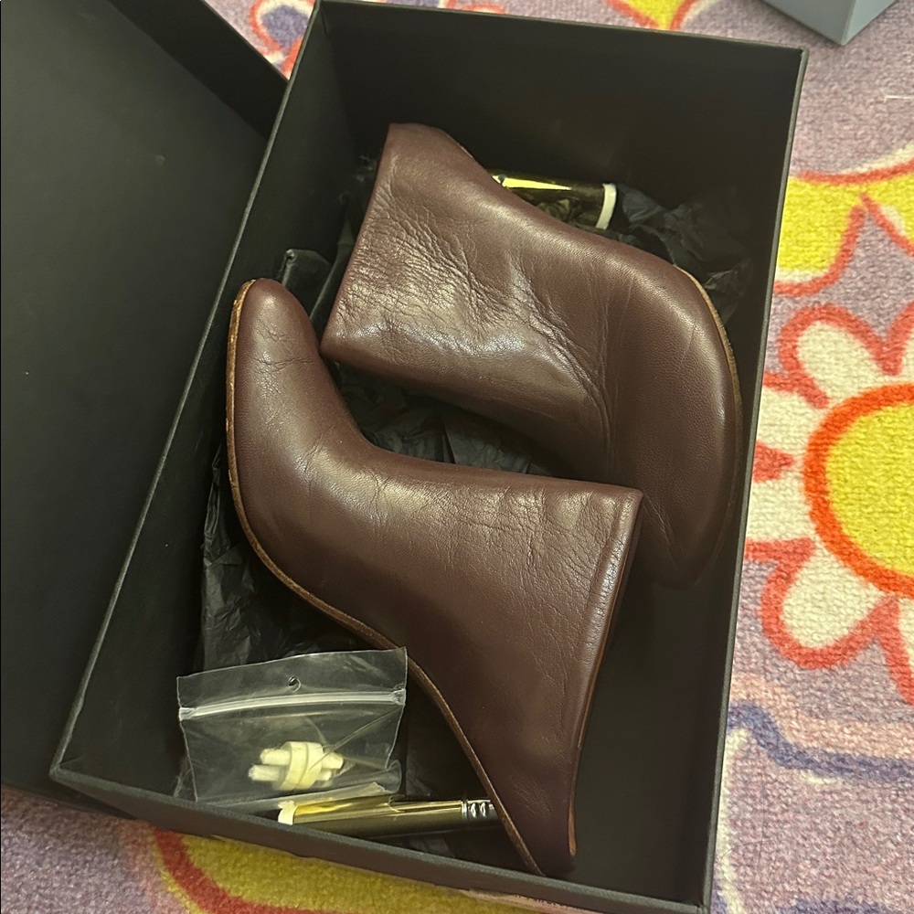 Vetements Bordeaux / Dark Brown Leather Mules size 6